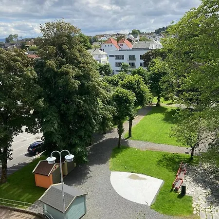 Parken Terrasse Leilighetshoteller Kopervik